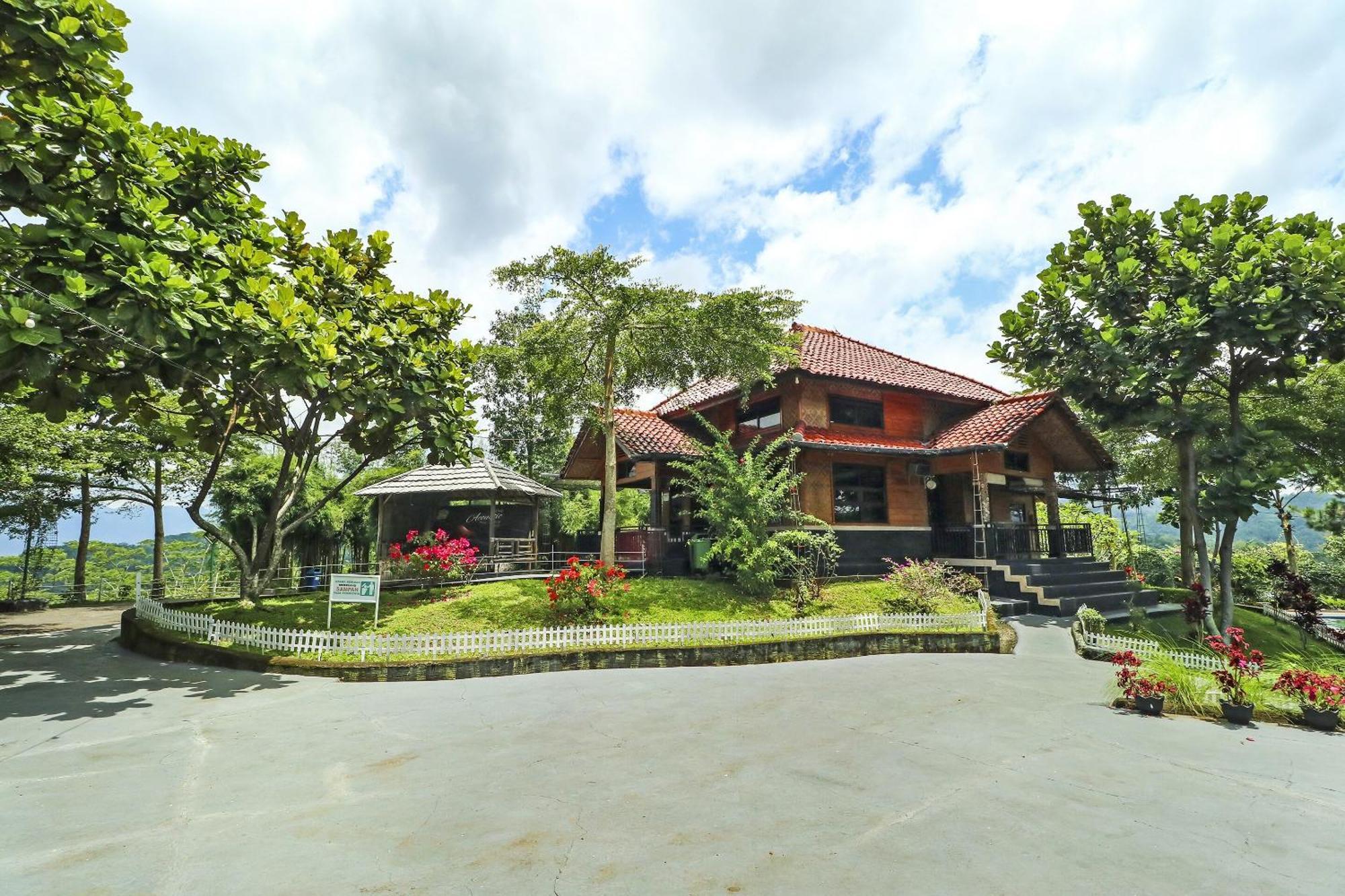 Oyo Homes 90956 Desa Wisata Guranteng Pendjalu 외부 사진